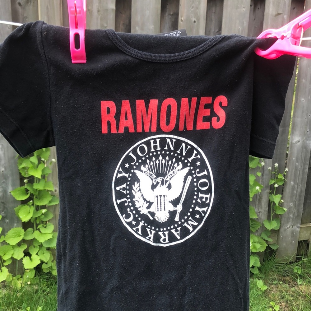 True vintage Artimonde Ramone’s Tshrit